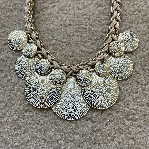 Necklace and earring set - Picture 2 of 3